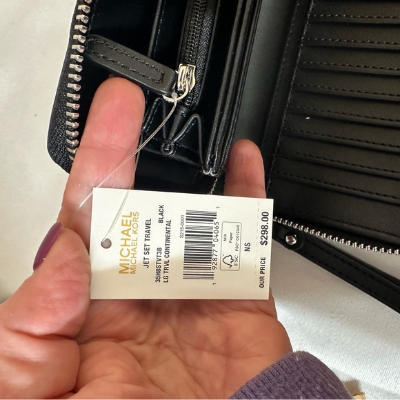 NWT- MICHAEL KORS JET SET WALLET/WRISTLET - Picture 5 of 5